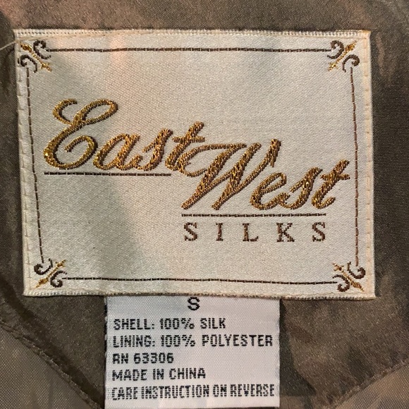 Silk Jacket (Oversized) - Picture 8 of 10